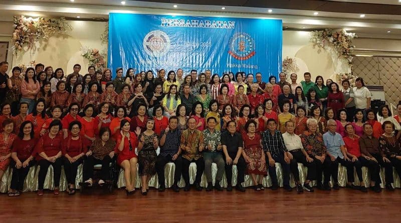 Kemeriahan Acara ​​Pertemuan Persahabatan Funibu Hwie Tiauw Ka Surabaya dengan Hakka Malang Di Bima Restaurant.